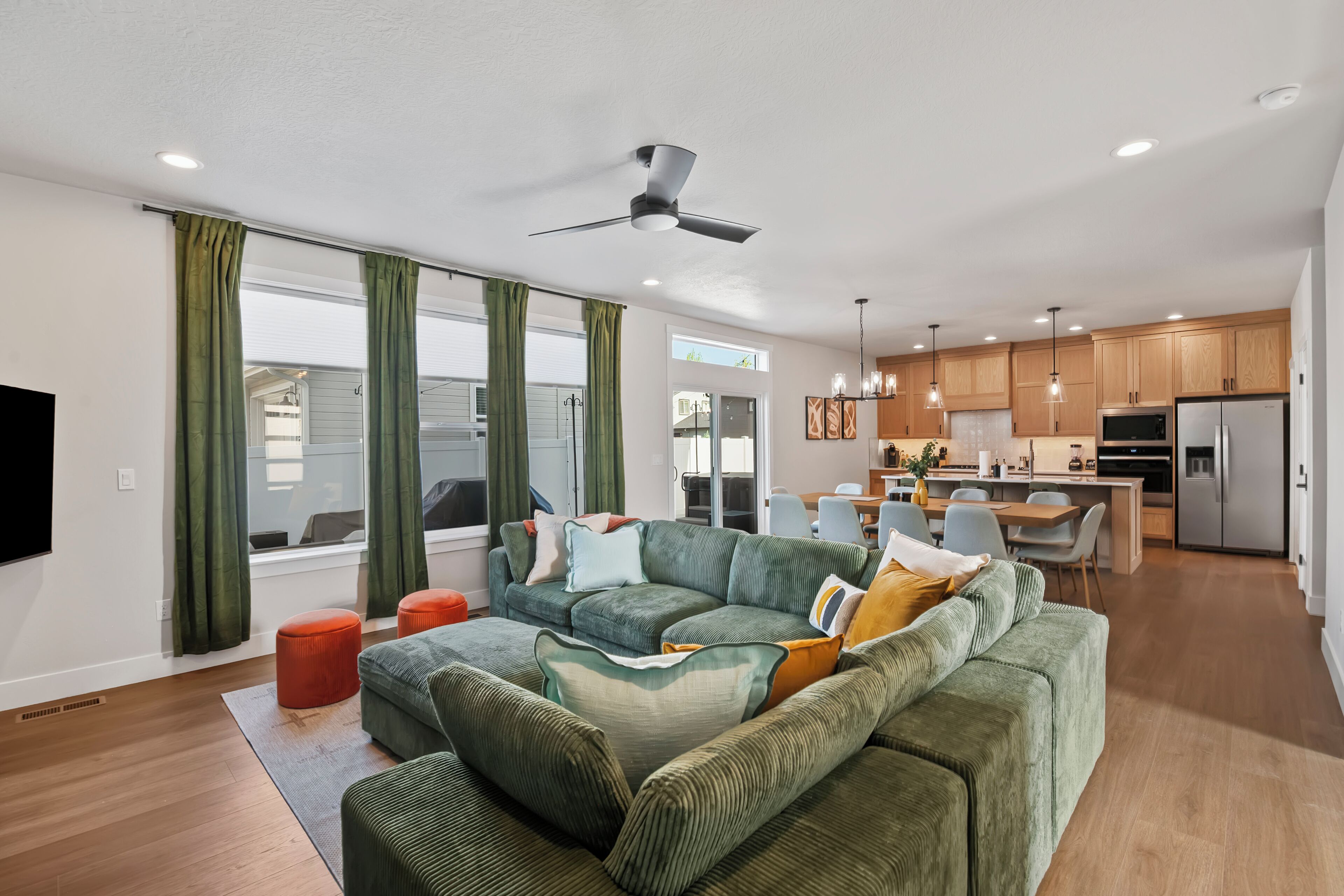 Smart TV, fireplace, printers