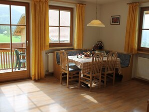 Dining - Große, helle Wohnung mit großartigem Panoramabli by Interhome (La Villa/Stern)