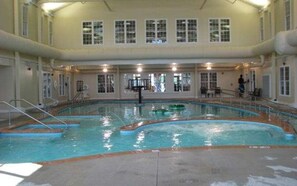 Pool - Amazing 2-bedroom resort in Williamsburg perfect for your getaway (Williamsburg)