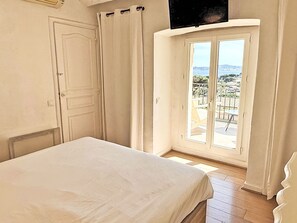 Room - Haus 6 Personen- Klimaanlage- Wifi- Meerblick by Interhome (Sainte Maxime)