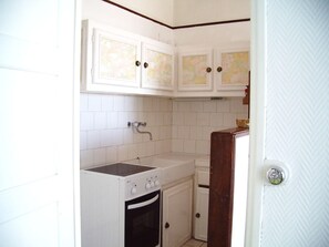 Kitchen / Dining Room - Wohnung mit Blick auf das Wasser by Interhome (Saint Cast le Guildo)