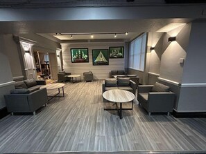 Interior - Royal Hotel (Purfleet)