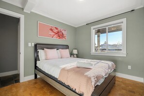 4 Schlafzimmer, Bügeleisen/Bügelbrett, WLAN, Bettwäsche