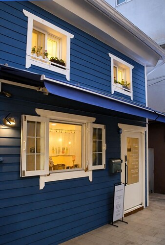 Casa Blue | Cozy Entire Home Near  Hwangnidan-gil