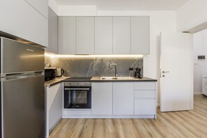 House - Central Tirana 1BR Apartment Near Main Square (Tirana)