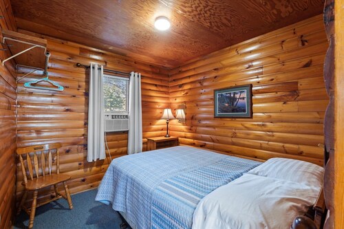 Cabin #5 - Half Moon Resort