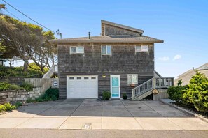 Exterior - Romantic Oceanview Escape | Cozy Studio Retreat Steps from the Pacific (Lincoln City)