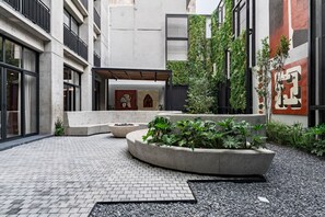 Terrace/patio - Private Balcony with Garden & Gym Access (Mexico City)
