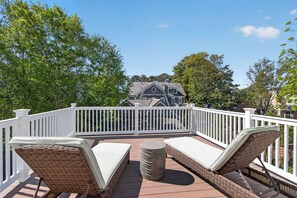 Terrace/patio - Beautiful Pet Friendly Rental with Fenced Back Yard Just over 1 block to the beach! (Dewey Beach)
