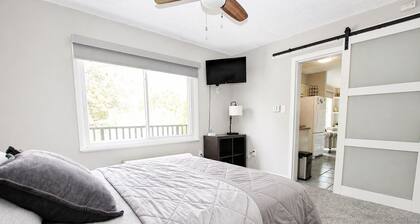 Walk to everything in Downtown Rehoboth! 2+ Night Rentals Allowed!
