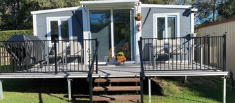 Cute cabin on 1.5 acres in Mt Nathan, just 15 mins to movie world & wet n wild