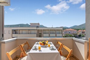 Outdoor dining - Appartamento Magenta, Loano, Italy (Loano)