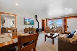 Smart TV, fireplace - Hayden Lake Oasis | Private Dock and Boat Slip | Fire Pit and Lake Access (Hayden)