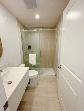 Bathroom - Scenic Walkout Suit/ 2 Beds+2 Baths/River Views（family- friendly） (Calgary)