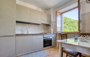 Fridge, stovetop, dishwasher, cookware/dishes/utensils - 2 bedroom stunning home in San Colombano Certenol (San Colombano Certenol)