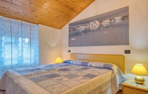 Iron/ironing board, free WiFi - 2 bedroom awesome apartment in Levanto (Levanto)