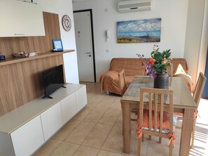TV - Wohnung 'Residenz Katrina by Interhome (Lignano Pineta)