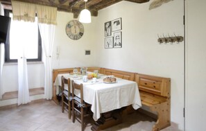 Dining - 2 bedroom pet friendly apartment in Scansano (Scansano)