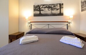 2 bedrooms, travel cot - 2 bedroom pet friendly apartment in Scansano (Scansano)