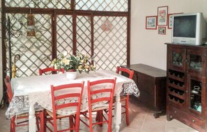 Dining - 2 bedroom stunning home in Monteverdi Marittimo (Monteverdi Marittimo)