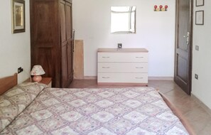 Travel cot - 2 bedroom stunning home in Monteverdi Marittimo (Monteverdi Marittimo)
