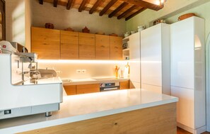 Fridge, microwave, dishwasher, coffee/tea maker - Beautiful home in Montepulciano (Montepulciano)