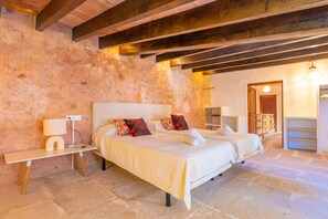 Wifi gratis y ropa de cama 