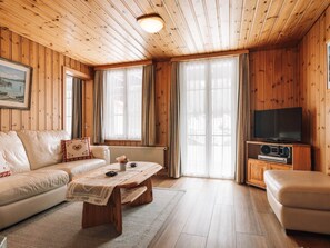 TV, fireplace - Hohturnen 2,5-Zimmer Wohnung by Interhome (Grindelwald)