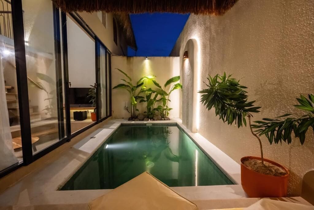 Exklusivt loft - balkong - utsikt mot poolen | Pool | 4 inomhuspooler och gratis cabanor