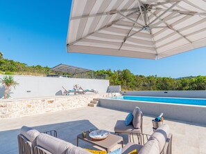 Pool - Sunset Paradise, Fluchtvilla in privater Oase by Interhome (Lovište)