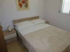 Room - Gemütliche Ferienwohnung in Strandnähe by Interhome (Drašnice)