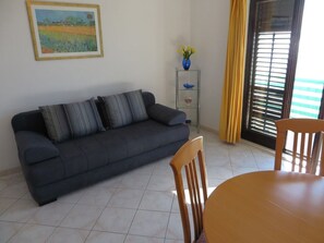Living area - Gemütliche Ferienwohnung in Strandnähe by Interhome (Drašnice)