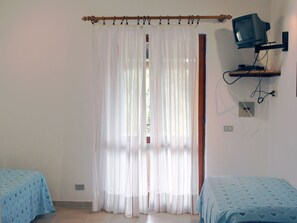 Unclassified image, 2 of 33, button - mit Wasserblick by Interhome (Capoliveri)