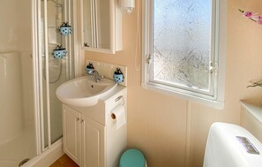 Shower - 3 bedroom nice home in Färjestaden (Färjestaden)