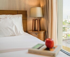 2 bedrooms, iron/ironing board, Internet, bed sheets - District 1's Serene Sanctuary,  2Bedrooms (3beds), 2WCs, Sky pool, Gym (Thành phố Hồ Chí Minh)