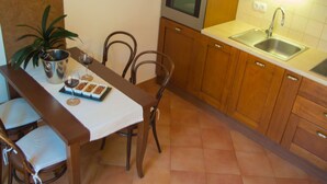 Unclassified image, 3 of 26, button - Modernes Apartment mit großer Terrasse und Grill by Interhome (Opatija)