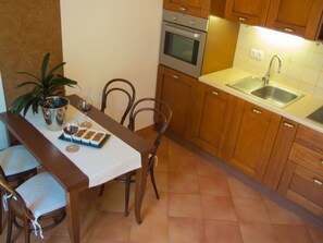 Dining - Modernes Apartment mit großer Terrasse und Grill by Interhome (Opatija)