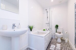 Room - Penny Bridge Basecamp 6-bed Contractor House St Helens (St Helens)