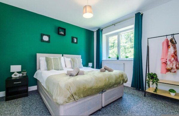 Room - Penny Bridge Basecamp 6-bed Contractor House St Helens (St Helens)
