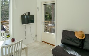 TV - 1 bedroom beautiful home in Brottby (Brottby)