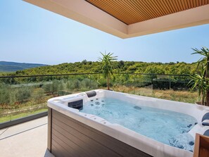 House - Villa Casa Mayren by Interhome (Drenje)
