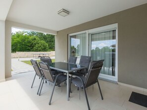 Outdoor dining - Villa Nikol by Interhome (Drenje)
