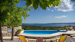 Pool - in Kaštel Lukšić mit großer Terrasse und Bergblick by Interhome (Kaštel Lukšić)