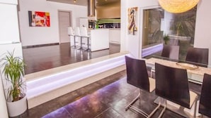 Dining - Modernes Apartment mit Gartennutzung, einer groß by Interhome (Trogir/Okrug Donji)