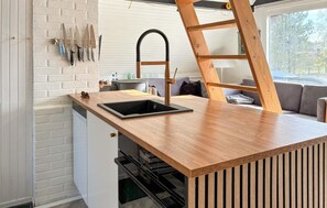Kühlschrank, Mikrowelle, Herdplatte, Geschirrspüler