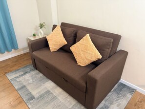 Living area - Cozy 1-bedroom condo in marvelous Lapu-Lapu with AC (Lapu-Lapu)