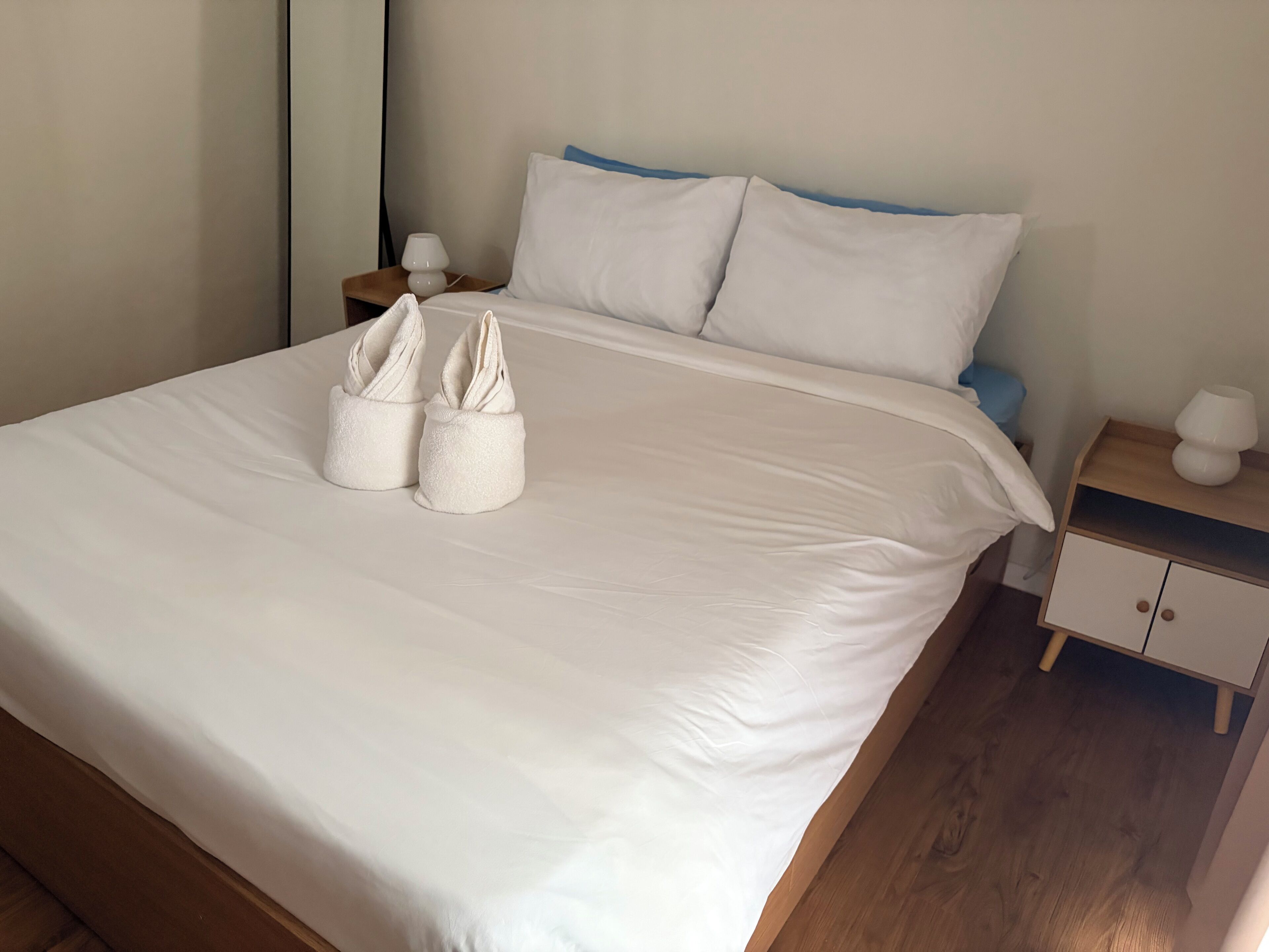 Internet, bed sheets