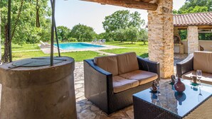 Terrace/patio - Villa Paula by Interhome (Pula/Manjadvorci)