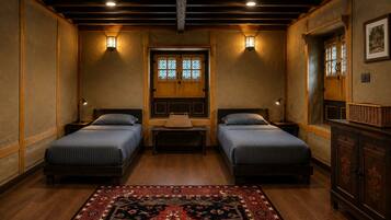 Signature Room, Mountain View | In-room safe, desk, blackout curtains, soundproofing
