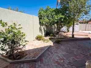 Property grounds - Peaceful 3BR Away from the Noise (Las Vegas)
